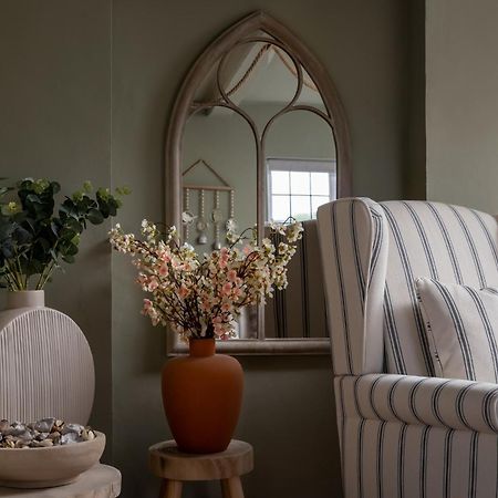 Broadway Scandi Chic Authentic Cottage Exterior foto