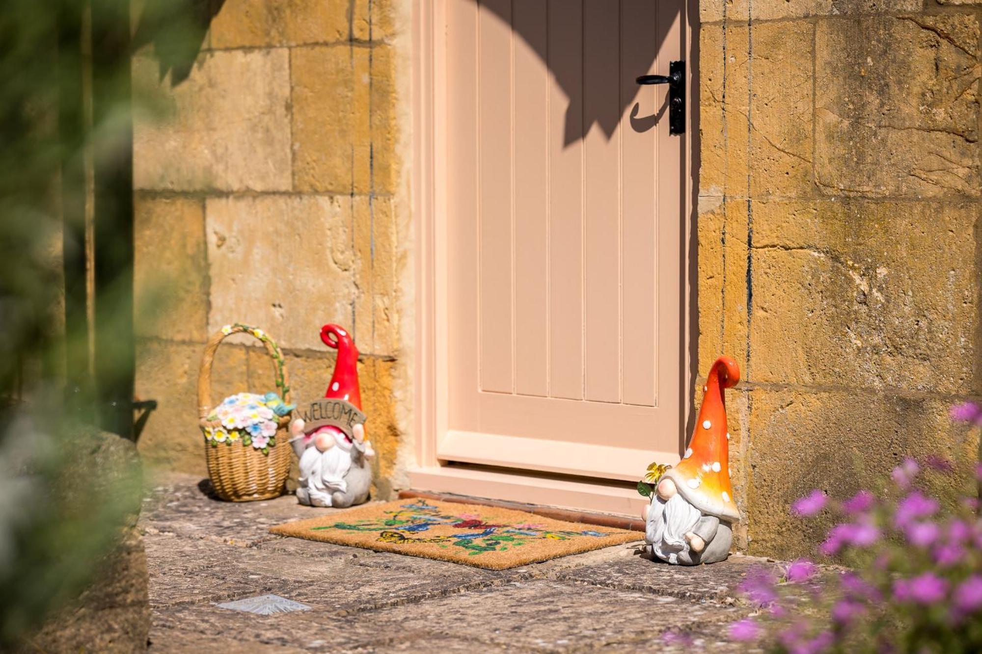 Broadway Scandi Chic Authentic Cottage Exterior foto
